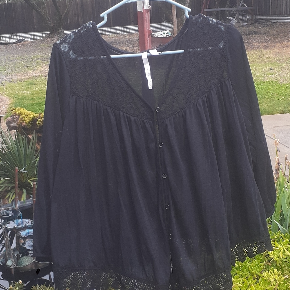 3/4 sleeve button up with crochet lace design